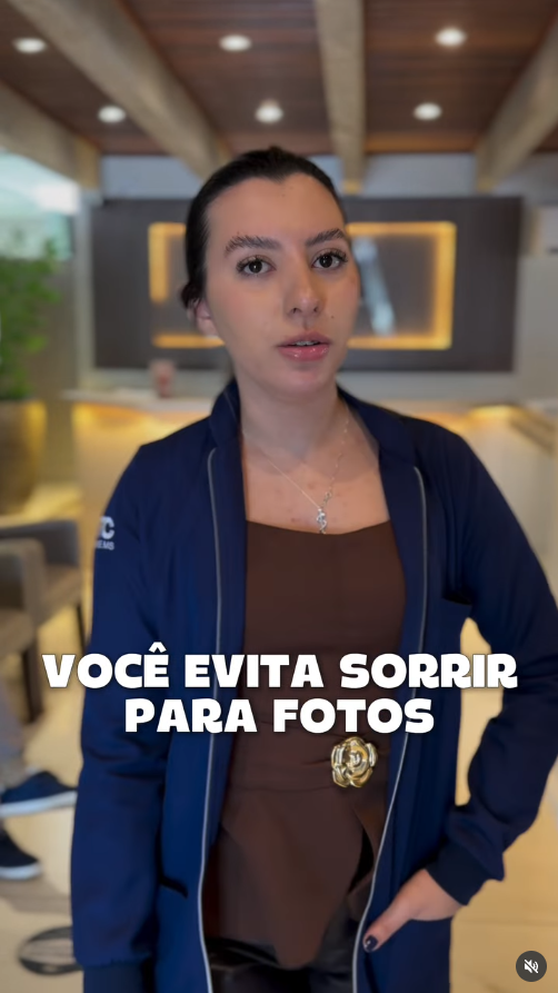 Você evita sorrir para fotos